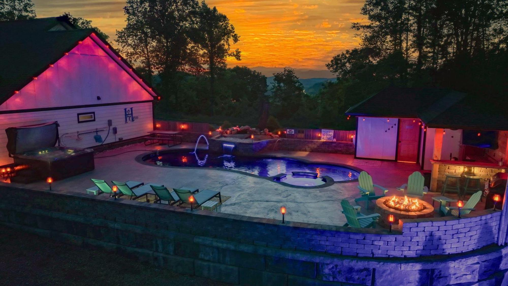 H2Oasis Incredible Pool Retreat With Mountains Views! Villa Sevierville Exterior photo
